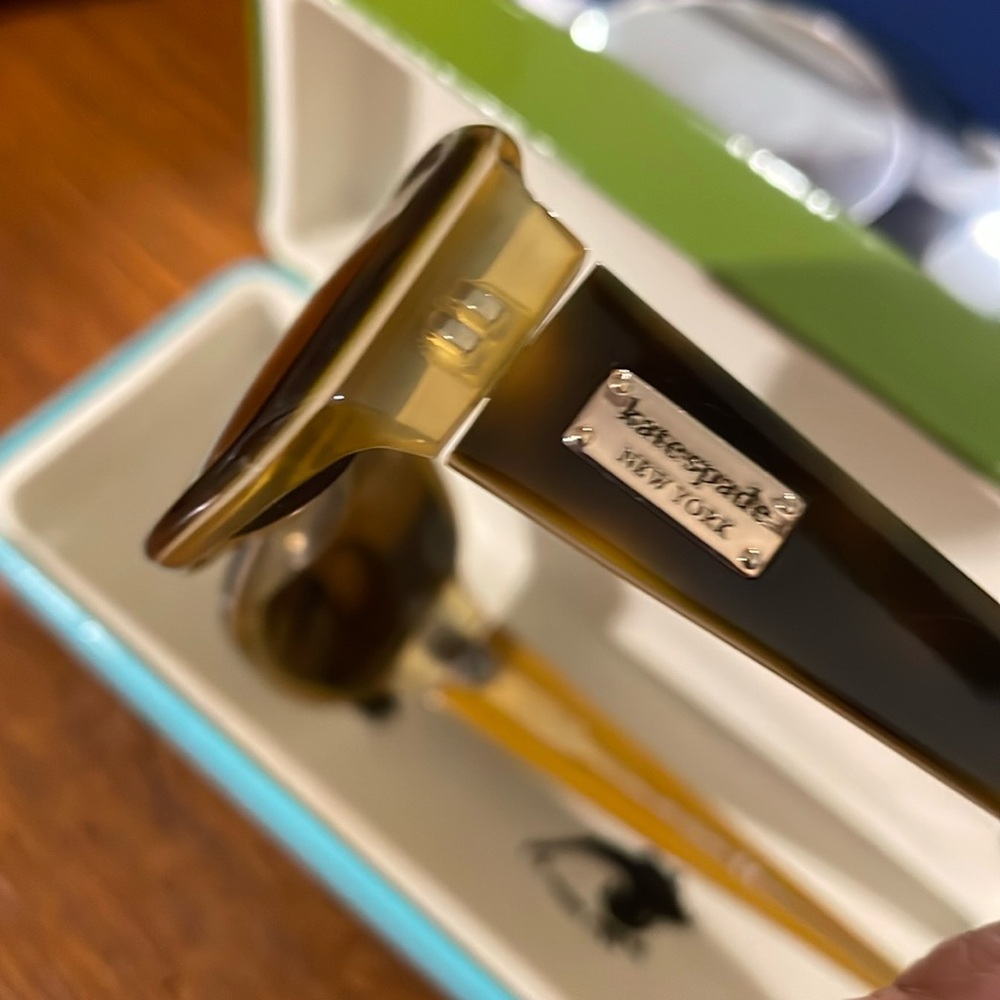 Kate spade sunglasses in case